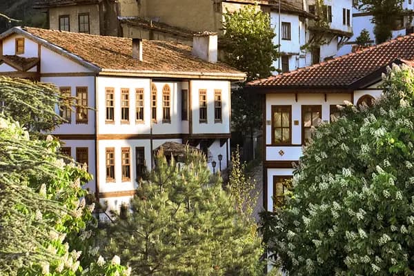 Taraklı - Göynük - Mudurnu - Abant Gölü - Yedigöller & Gölcük Gölü Turu